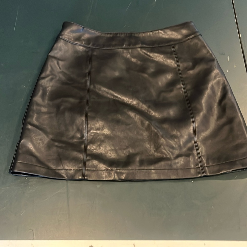 Black pLeather Skirt size small